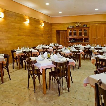 Hotel Restaurante La Casilla カンガス・デル・ナルセア エクステリア 写真