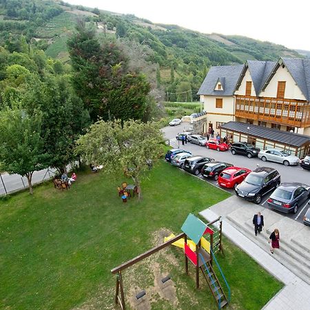 Hotel Restaurante La Casilla カンガス・デル・ナルセア エクステリア 写真