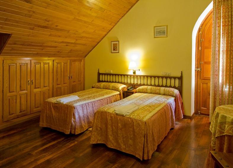 Hotel Restaurante La Casilla カンガス・デル・ナルセア 部屋 写真