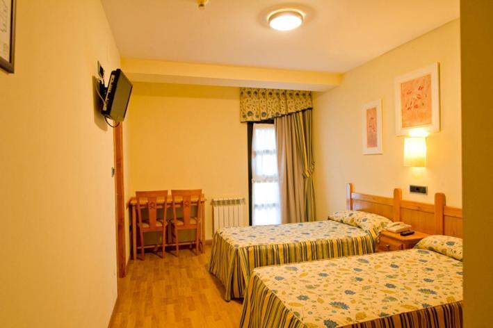 Hotel Restaurante La Casilla カンガス・デル・ナルセア 部屋 写真