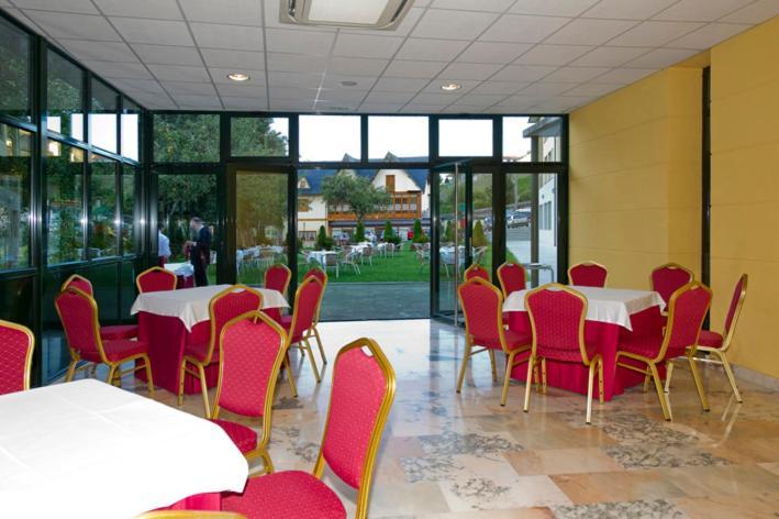Hotel Restaurante La Casilla カンガス・デル・ナルセア エクステリア 写真