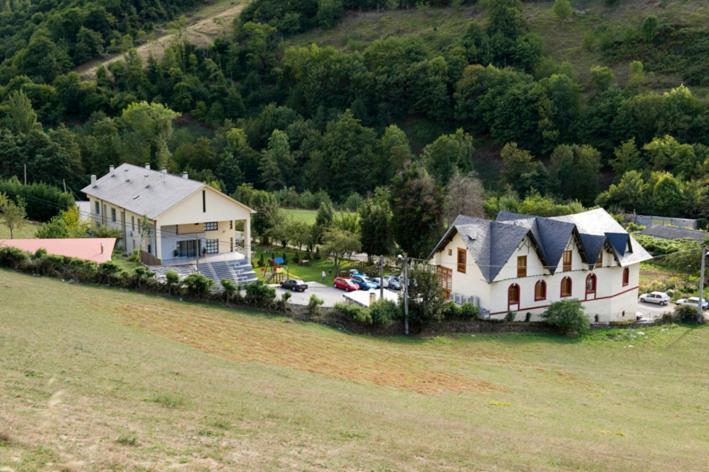 Hotel Restaurante La Casilla カンガス・デル・ナルセア エクステリア 写真
