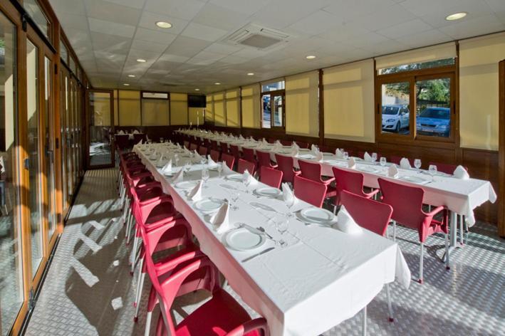 Hotel Restaurante La Casilla カンガス・デル・ナルセア エクステリア 写真